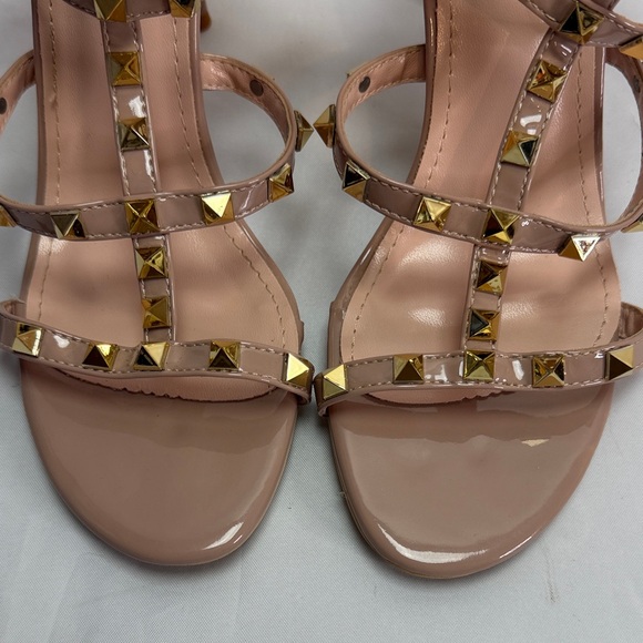 Pink/Tan Studded Sandals Belt Rivet Heels Women’s sz 8 - Picture 9 of 9